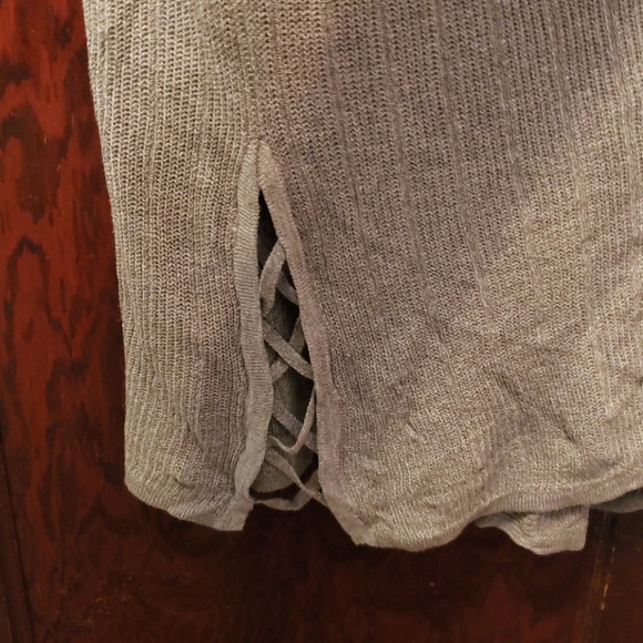 Gray sweater - Picture 3 of 4